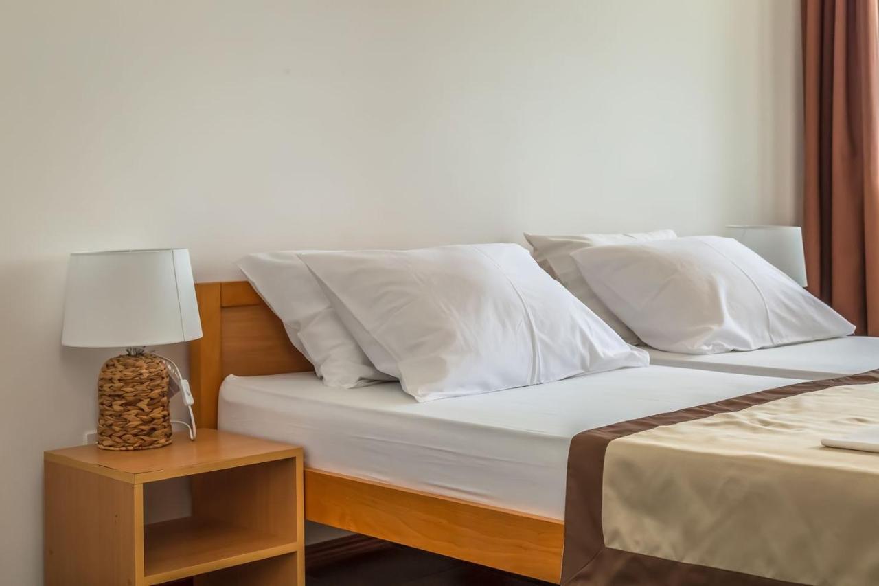 Motel Ljetni Raj Baška Voda Exterior foto